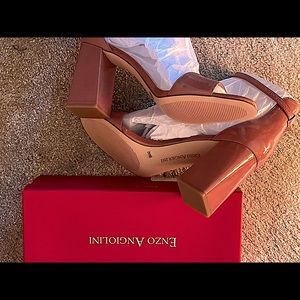 Enzo Angiolini Pink Mauve High Gloss Leather Sandal